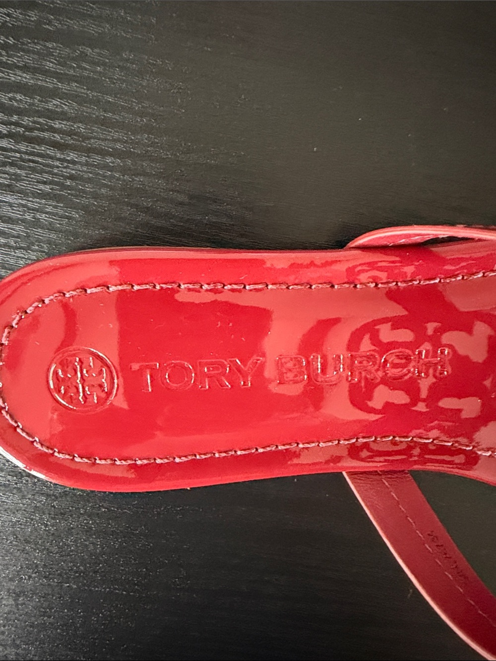 Tory Burch Burgundy Red Patent Leather Logo Thong Sandals - Picture 2 of 9